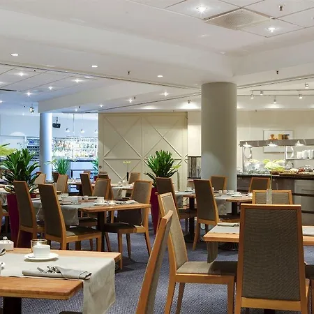 スカンディック ファルコニア ホテル 4*